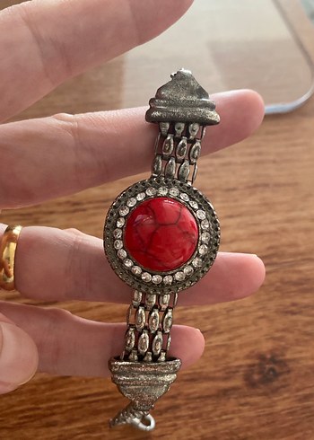American Vintage Kırmızı Taşlı Zincir Detaylı Bohem Bileklik