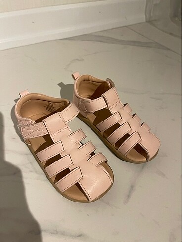 H&M sandalet