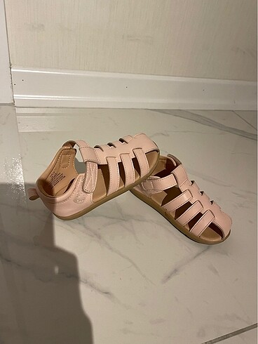H&M sandalet