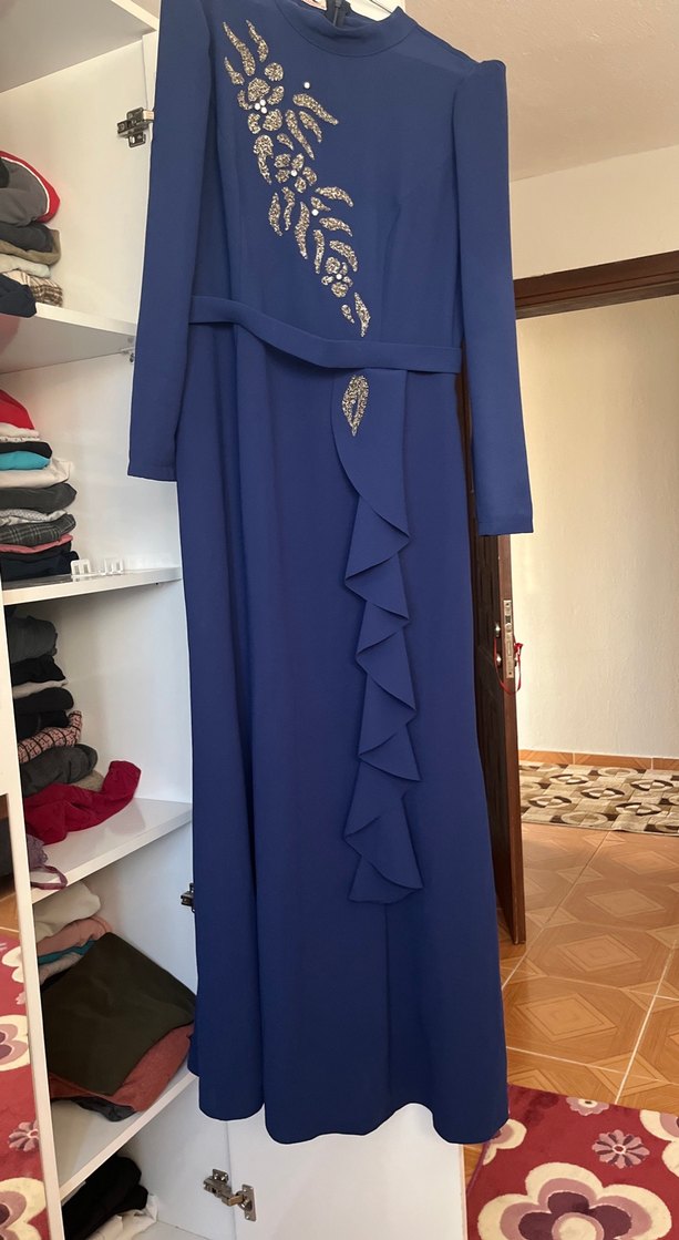 Uzun Kollu Nakışlı Mavi Abiye Elbise - Görsel 2