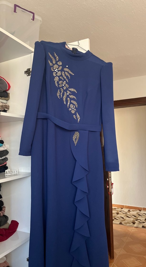 Uzun Kollu Nakışlı Mavi Abiye Elbise - Görsel 3