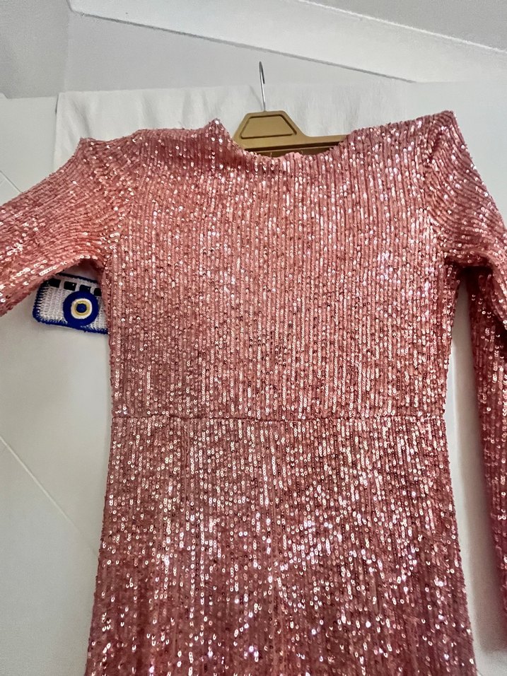 Pembe Uzun Kollu Parlak Kadın Abiye Elbise - Görsel 3