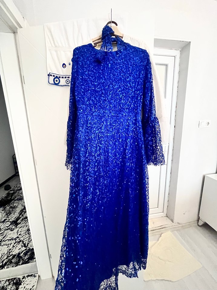 Parlak Mavi İşlemeli Uzun Kollu Abiye Elbise - Görsel 2