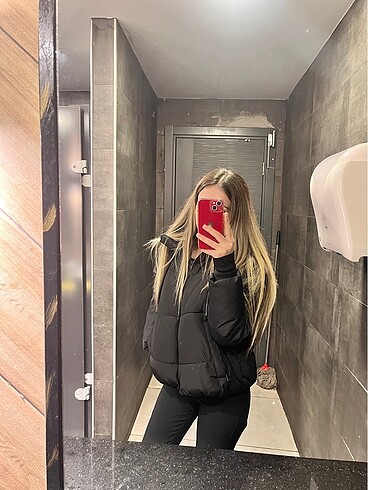Zara Mont puffy