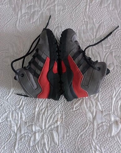 Adidas 22 numara Goretex bot