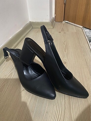 Kısa topuk stiletto