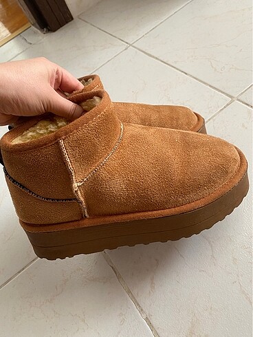 Ugg Ugg bot