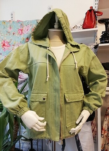 Kısa trenchcoat 