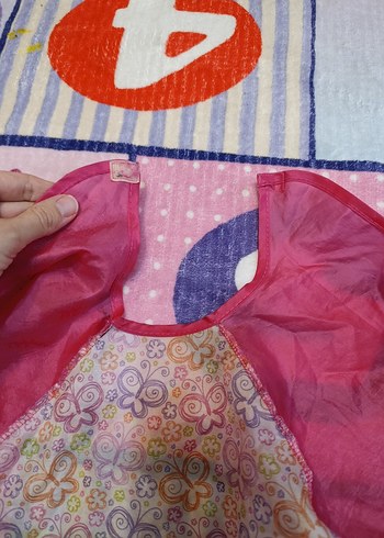 Kelebek Desenli Renkli Çocuk Önlüğü - Görsel 5