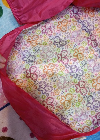 Kelebek Desenli Renkli Çocuk Önlüğü - Görsel 3