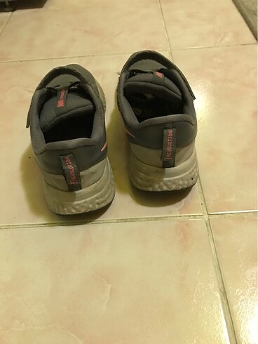 Nike revolution 34 numara - Görsel 2