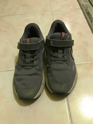 Nike revolution 34 numara - Görsel 6