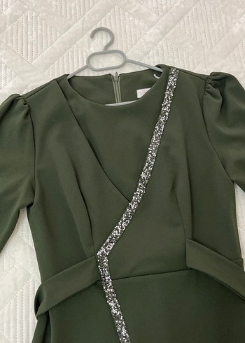 V Yaka Drapeli Uzun Klasik Elbise - Görsel 4