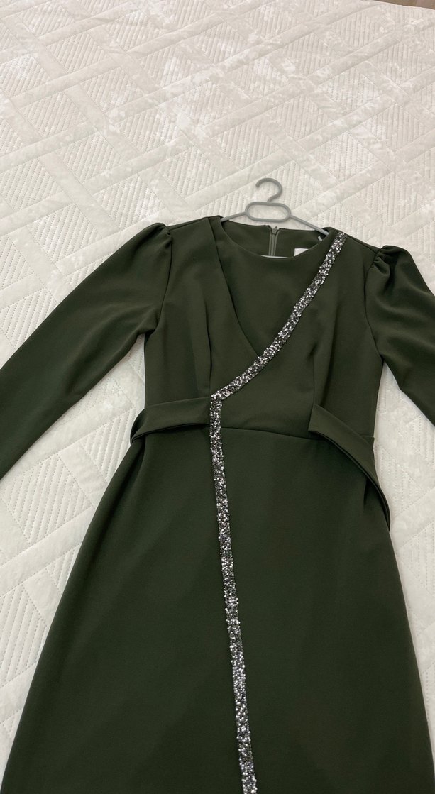 V Yaka Drapeli Uzun Klasik Elbise - Görsel 3