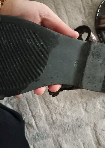 Kemerli grii Yılan Desenli Kadın Dolgu Topuk Sandalet - Görsel 3