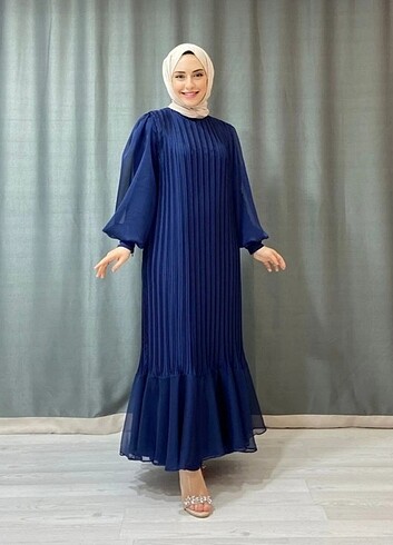 PİLİSELİ ŞİFON ELBİSE