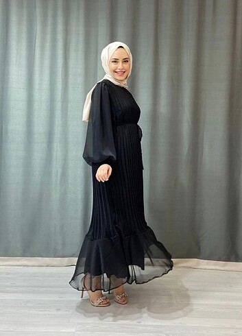 Diğer PİLİSELİ ŞİFON ELBİSE