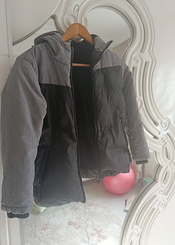 Gri Erkek Çocuk Kapüşonlu Mont - Görsel 2