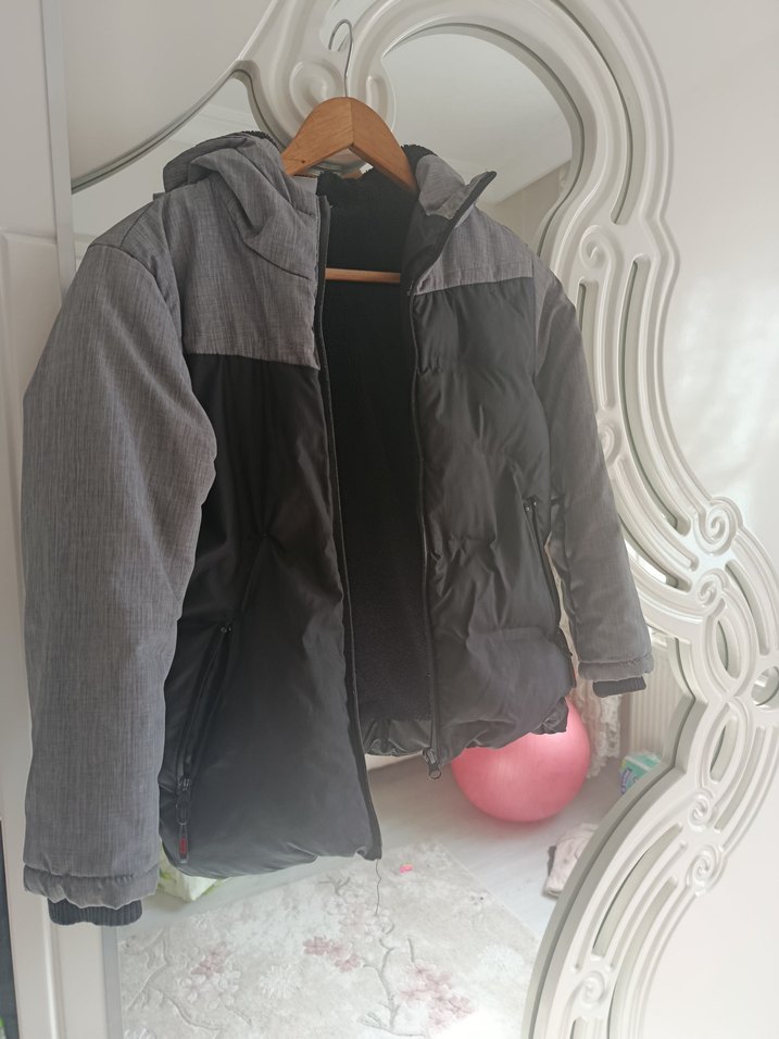 Gri Erkek Çocuk Kapüşonlu Mont - Görsel 2