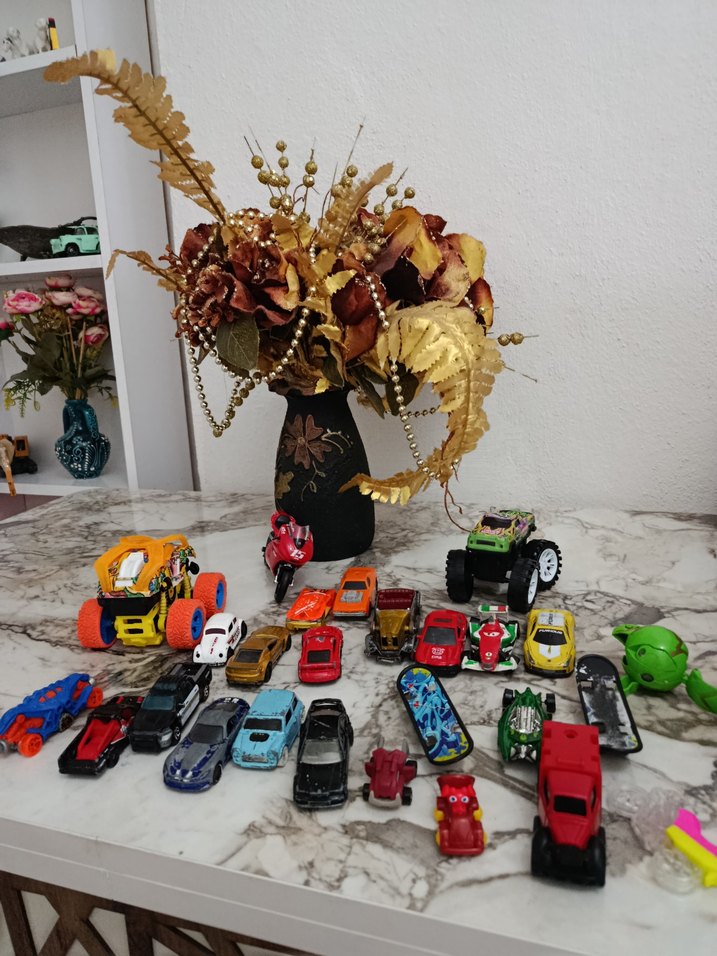 Renkli Oyuncak Araba Seti - Görsel 3