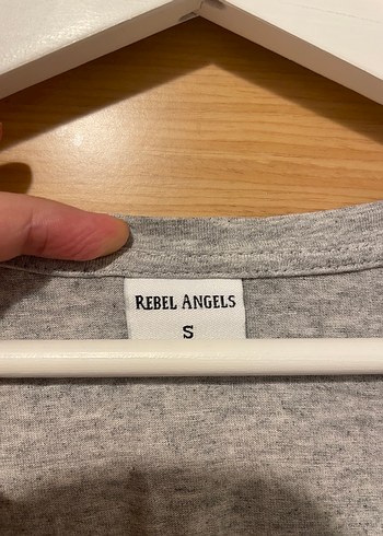 Kadın Gri Keten V Yakalı Tişört - Görsel 2