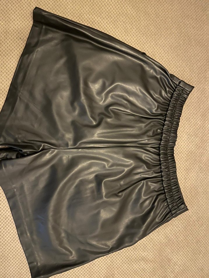 Siyah deri şort - Görsel 2