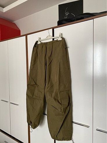 Pull and Bear Pull & bear paraşüt pantolon