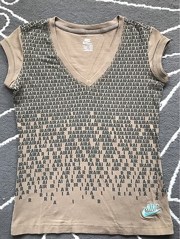 Nike T-shirt