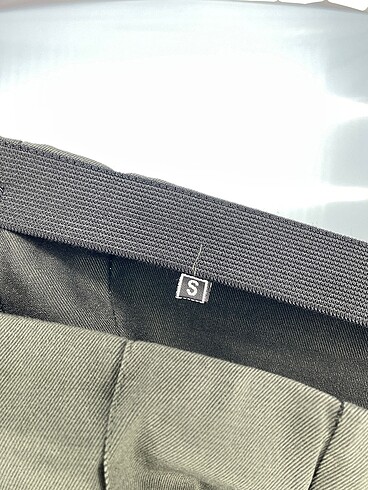 s Beden yeşil Renk PreLoved Kumaş Pantolon %70 İndirimli.