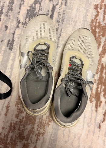 On Runnıng 3 4 Defa Giyilmiştir Ayağıma Küçük Geldiği İçin - Görsel 4