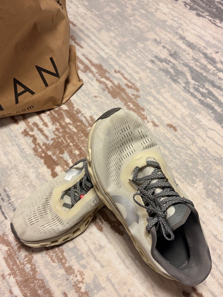 On Runnıng 3 4 Defa Giyilmiştir Ayağıma Küçük Geldiği İçin - Görsel 3