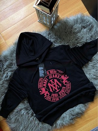 Siyah sweatshirt