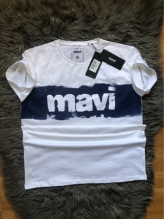 Mavi tshirt