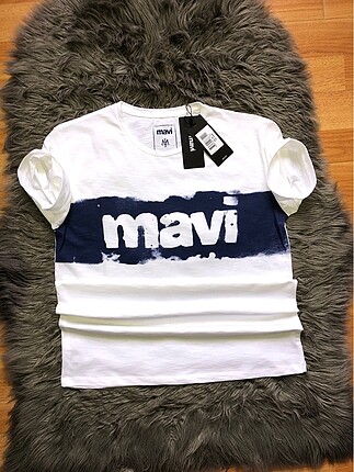 Mavi tshirt