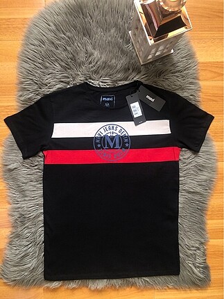 Mavi tshirt