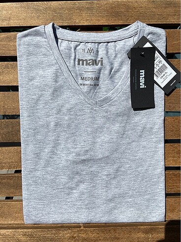 Mavi tshirt