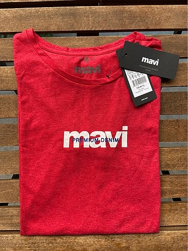Mavi tshirt