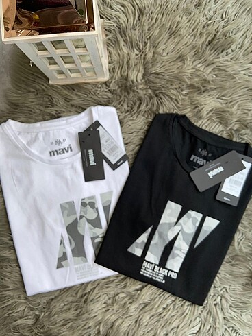 Siyah tshirt