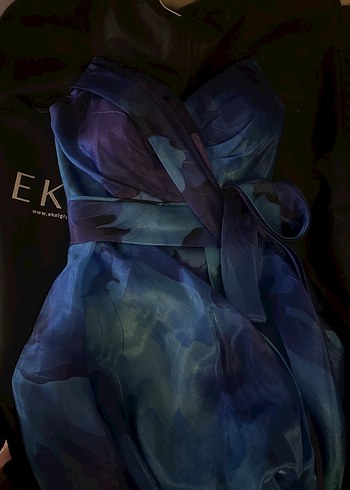 Parlak Mavi Drapeli Uzun Straplez Elbise - Görsel 6