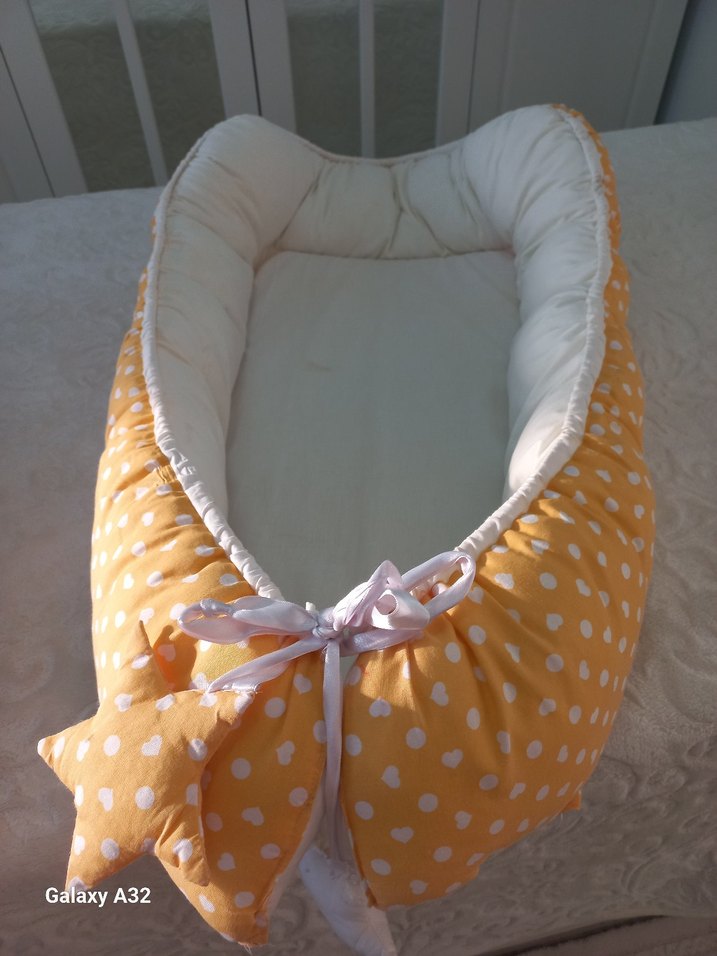 Sarı Puantiyeli Bebek Yatağı ve Yastık - Görsel 4