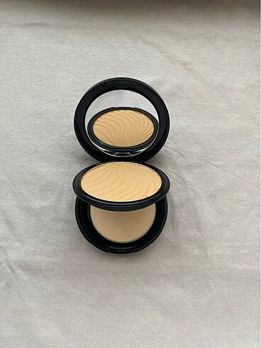 W09 Honey Flormar Pudra