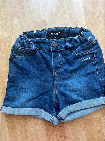 DKNY Kot Sort