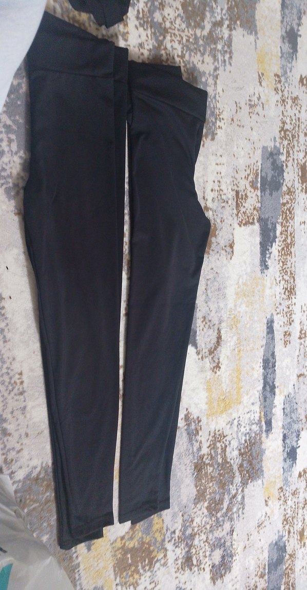 Siyah kadın  sporcu tayti Minimalist Sokak Stili - Görsel 3