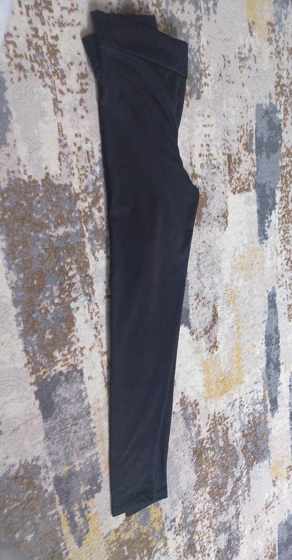 Siyah kadın  sporcu tayti Minimalist Sokak Stili - Görsel 2