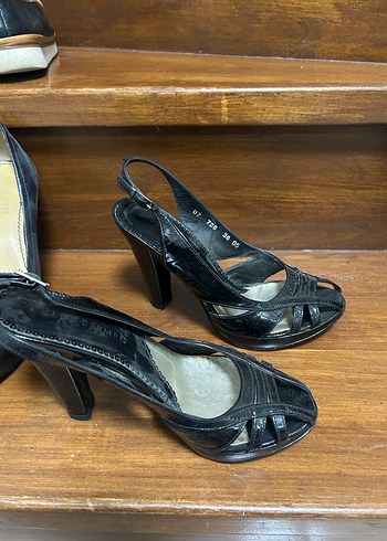 Klasik Siyah Topuklu Kadın Sandalet - Görsel 3