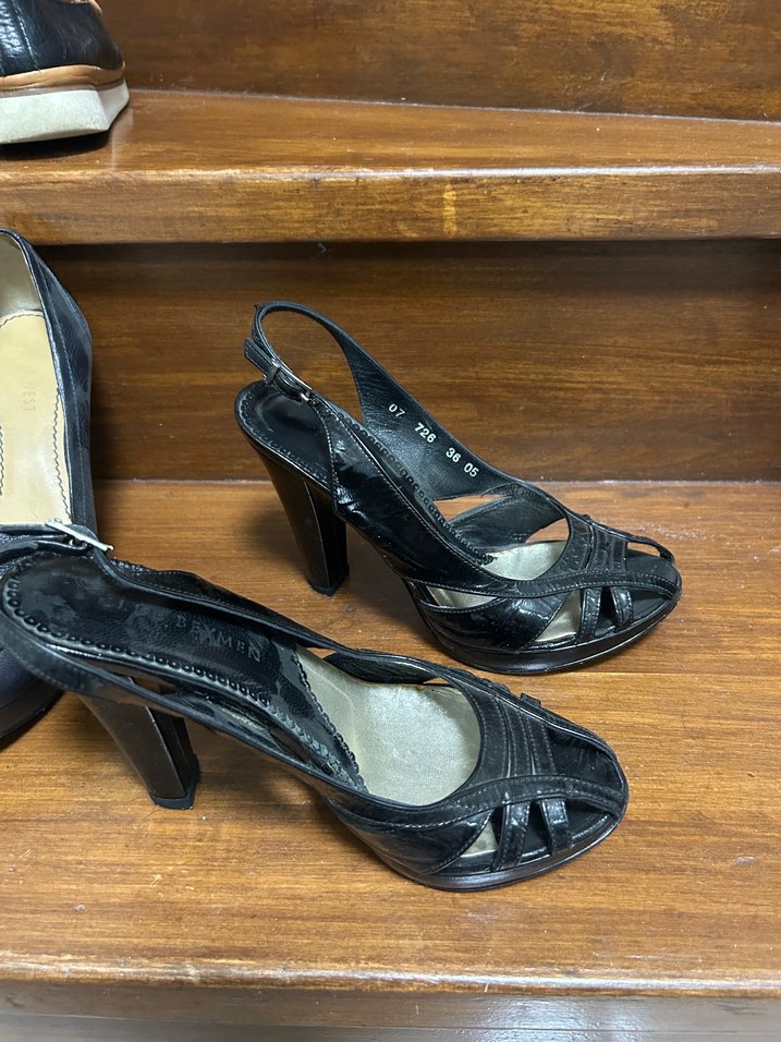 Klasik Siyah Topuklu Kadın Sandalet - Görsel 3