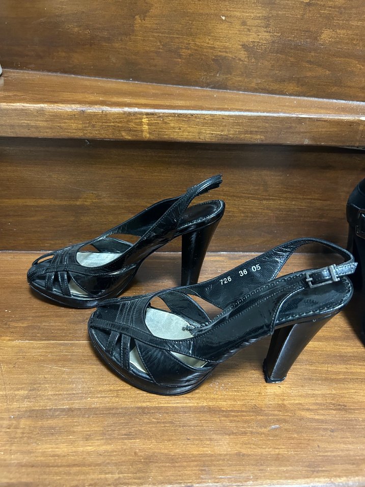 Klasik Siyah Topuklu Kadın Sandalet - Görsel 2