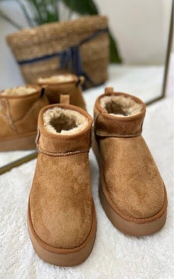 Ugg Bot
