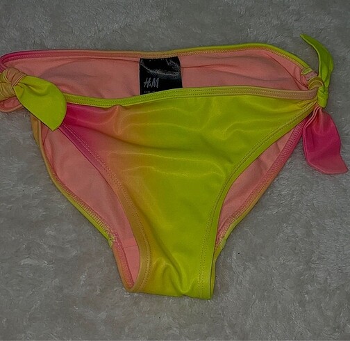 çocuk bikini altı
