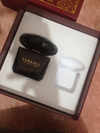 universal Beden Versace noir parfüm 